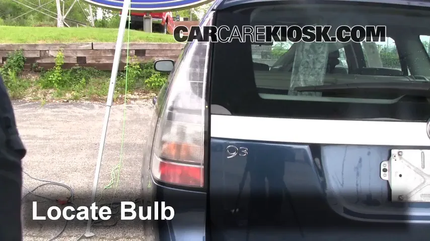 2008 Saab 9-3 2.0T 2.0L 4 Cyl. Turbo Wagon (4 Door) Luces Luz de reversa (reemplazar foco)